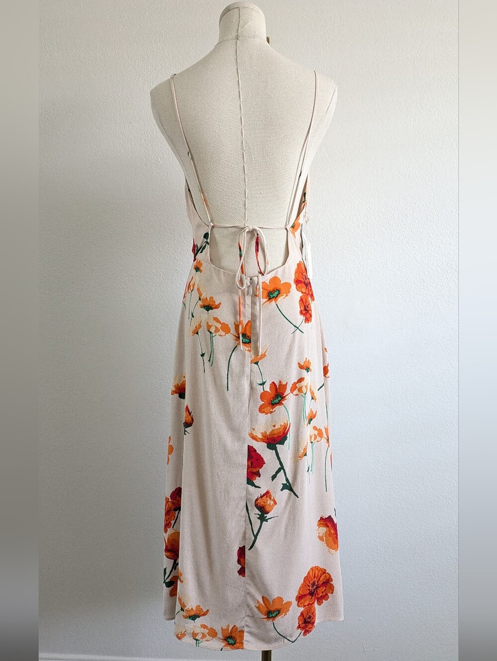 Aritzia Wilfred Floral Back-Tie Midi Dress in Cream and Orange - Picture 6 of 7